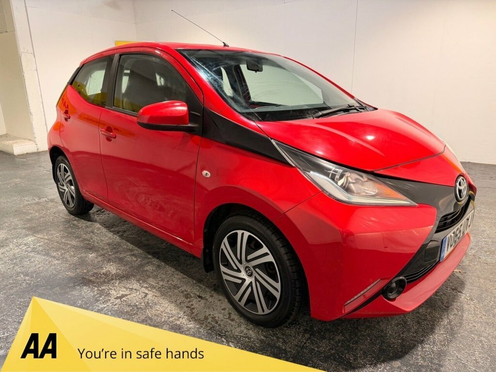 Toyota Aygo 1L X-play Red