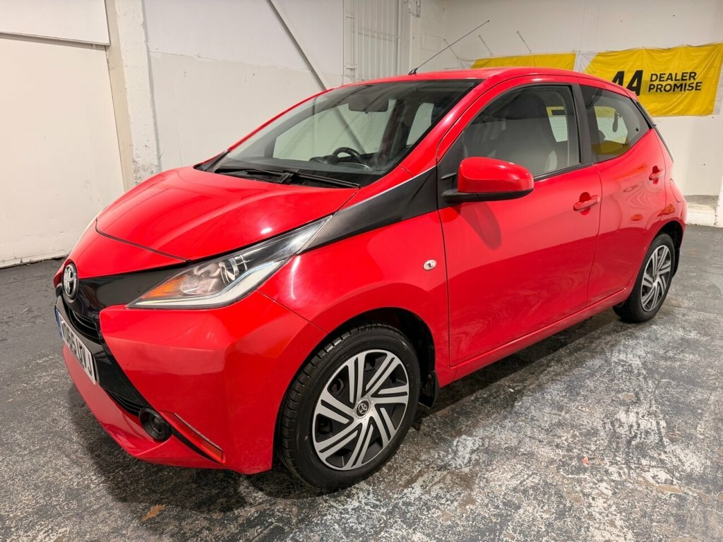 Toyota Aygo 1L X-play VO65UVJ Red #6