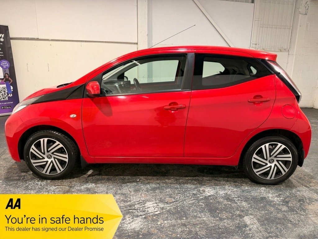 Toyota Aygo 1L X-play VO65UVJ Red #2