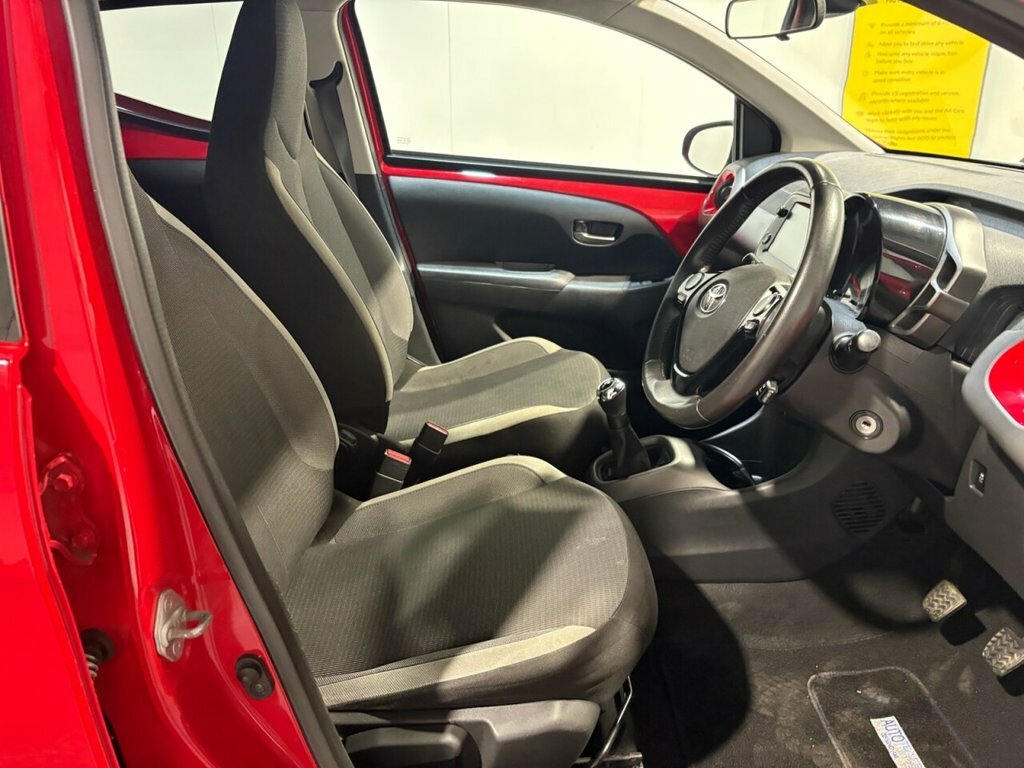 Toyota Aygo 1L X-trend BT21UNK Red #6