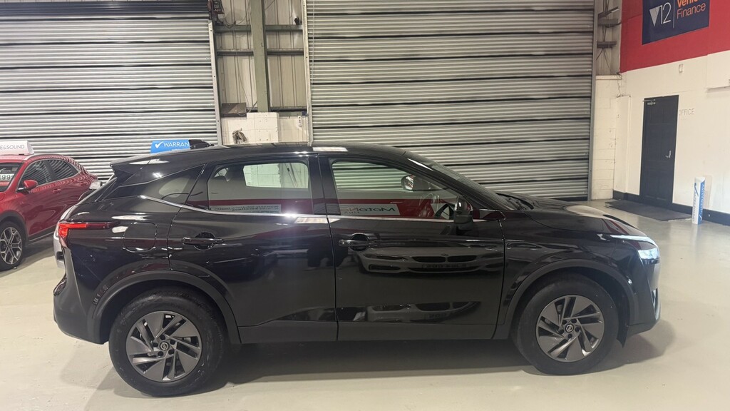 Nissan Qashqai Suv 1.3 Dig-t Mhev Acenta Premium 2021 DV71AAZ Black #6