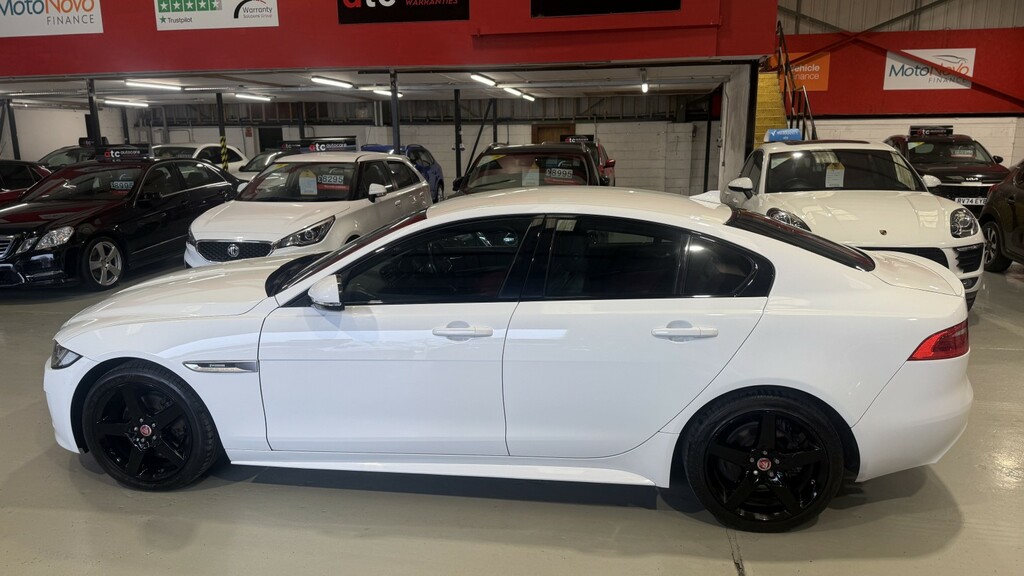 Jaguar XE Saloon 2.0 D R-sport 2016 DV66YXE White #6