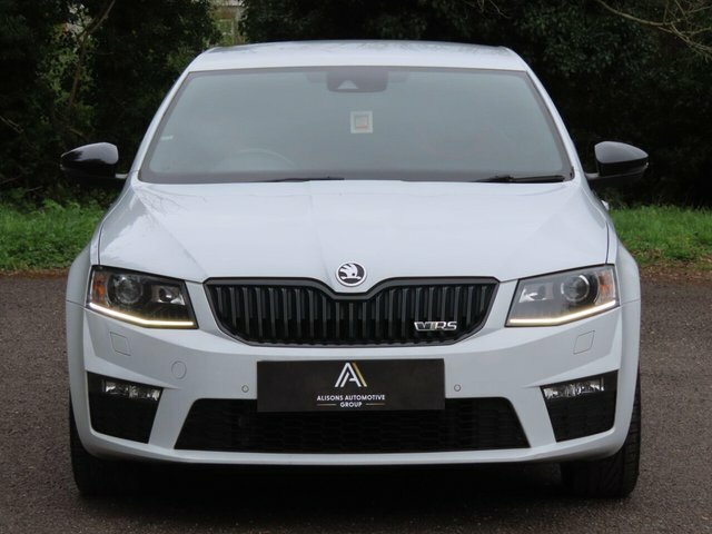 Skoda Octavia Manual SJ16NES White #3