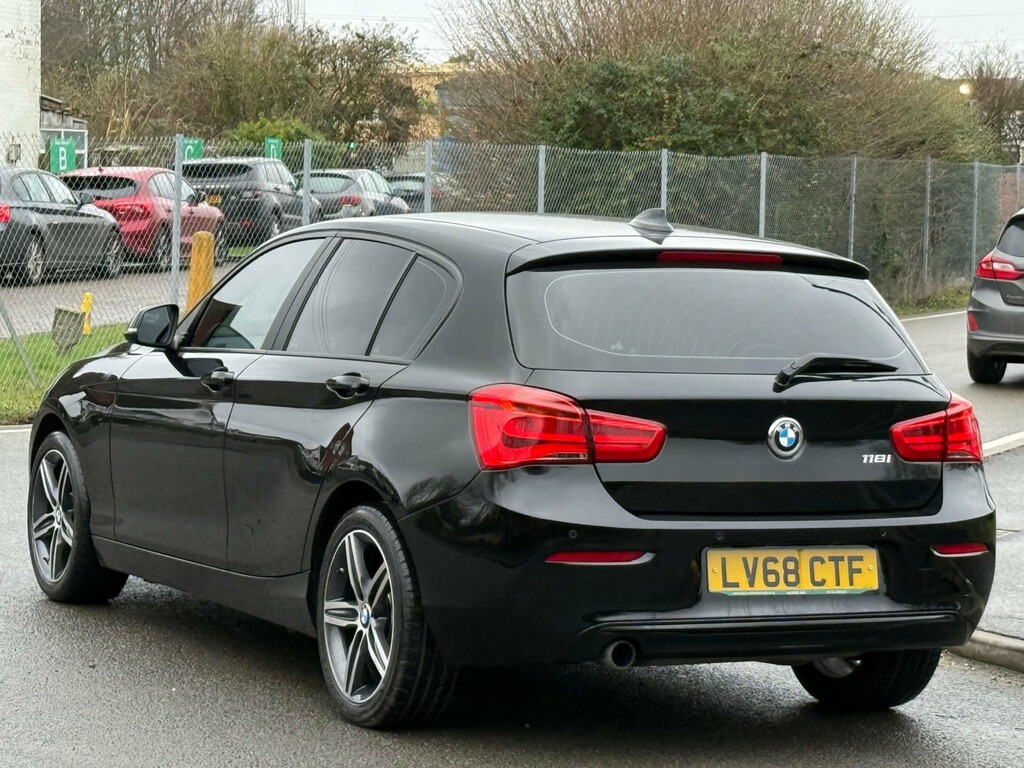 BMW 1 Series 118I Sport LV68CTF Black #4