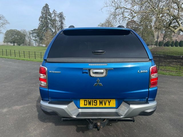 Mitsubishi L200 2019 2.4 Di-d Dc Barbarian Pickup Double Cab D DW19MVY Blue #4
