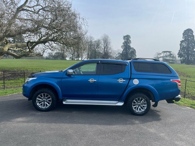 Mitsubishi L200 2019 2.4 Di-d Dc Barbarian Pickup Double Cab D DW19MVY Blue #2