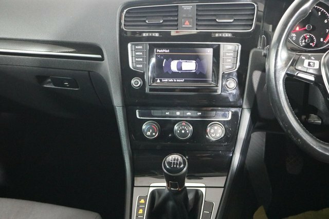 Volkswagen Golf 1.4 Tsi Bluemotion Tech Act Gt Hatchback Petro BD14LFA Red #4