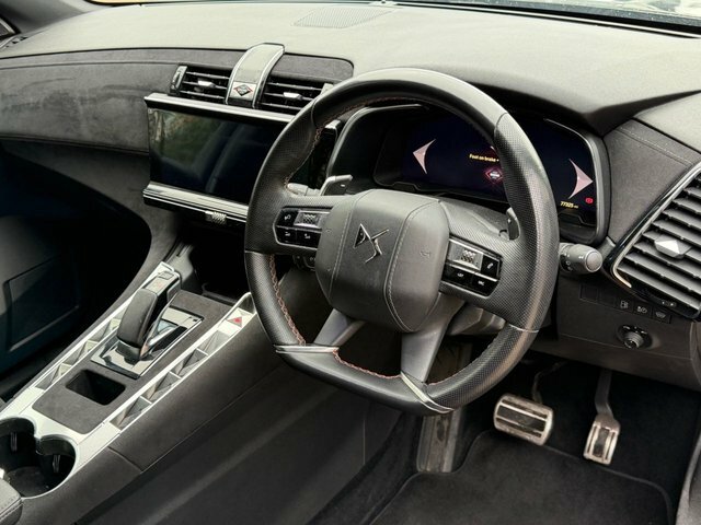DS DS 7 1.6 E-tense 14.2Kwh Performance Black #4