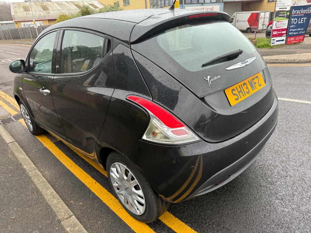 Chrysler Ypsilon Hatchback 1.2 S Euro 5 Ss 201313 Black #4