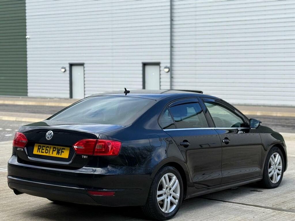 Volkswagen Jetta Saloon 2.0 Tdi Se 2011 Grey #53