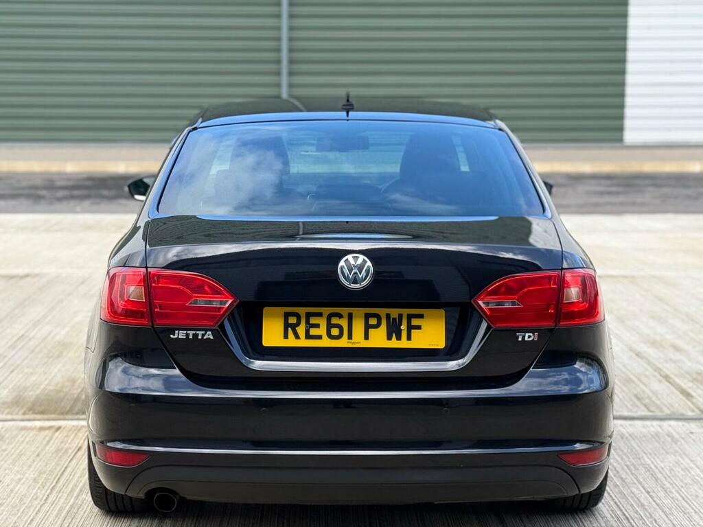 Volkswagen Jetta Saloon 2.0 Tdi Se 2011 Grey #50