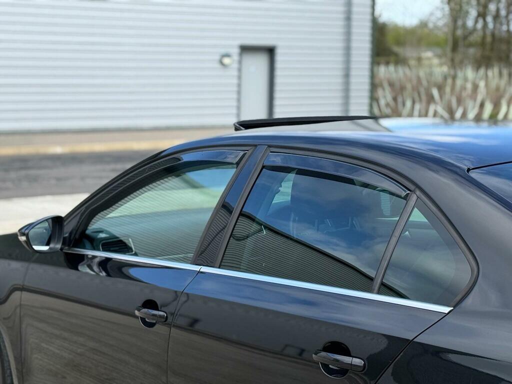 Volkswagen Jetta Saloon 2.0 Tdi Se 2011 Grey #49