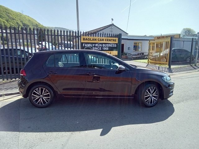 Volkswagen Golf 1.6 Tdi Se Nav Hatchback Euro 6 CE18UGZ Black #2