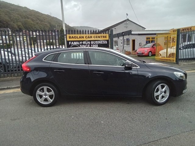 Volvo V40 2.0 T2 Se Nav Hatchback Euro 6 Blue #2