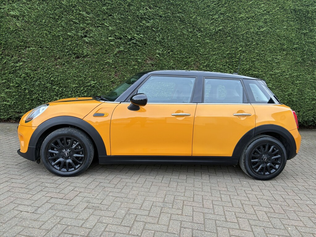 Mini Hatch 1.5 5-Door Hatch Cooper D YB66GSV Orange #5