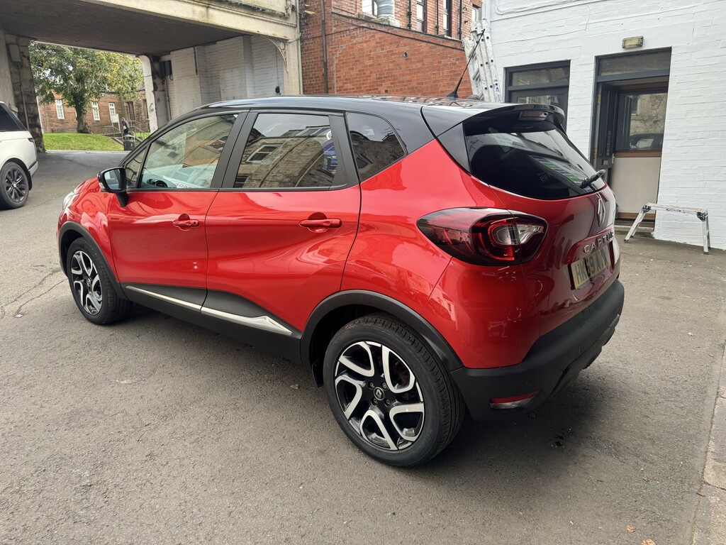 Renault Captur Suv 0.9 Iconic Tce 90 My18 2019 HK69AYX Red #5