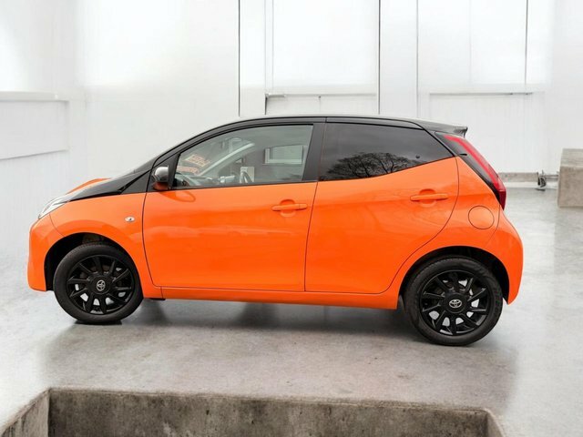Toyota Aygo 1.0 Vvt-i X-cite Hatchback SA19NNT Orange #3