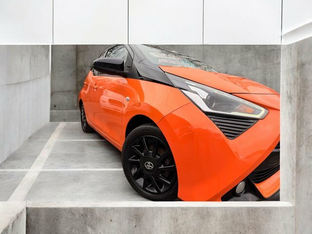 Toyota Aygo 1.0 Vvt-i X-cite Hatchback SA19NNT Orange #5
