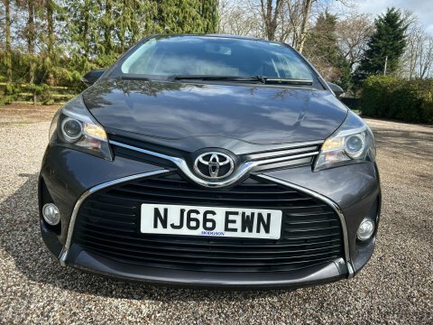 Toyota Yaris 2016 66 1.33 Grey #2