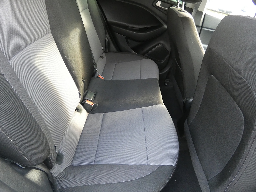 Hyundai I20 1.4Crdi Se Hatch Stunning Car U4020 White #6