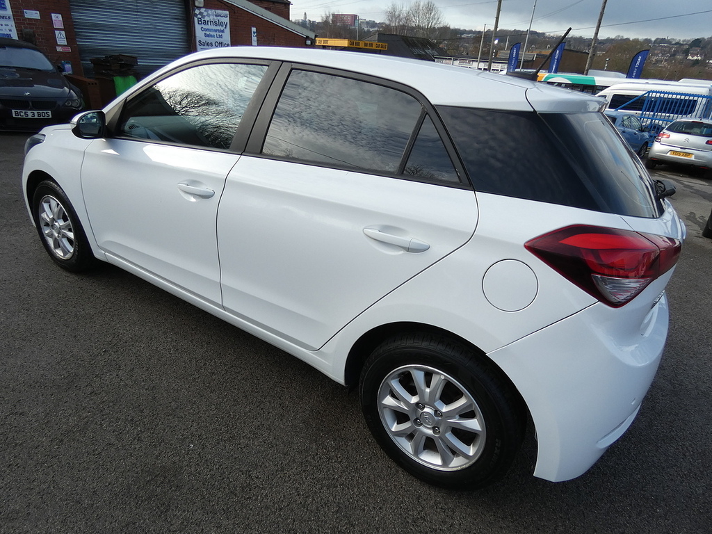 Hyundai I20 1.4Crdi Se Hatch Stunning Car U4020 White #3