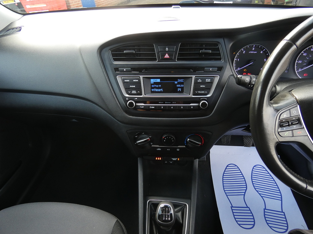 Hyundai I20 1.4Crdi Se Hatch Stunning Car U4020 White #5