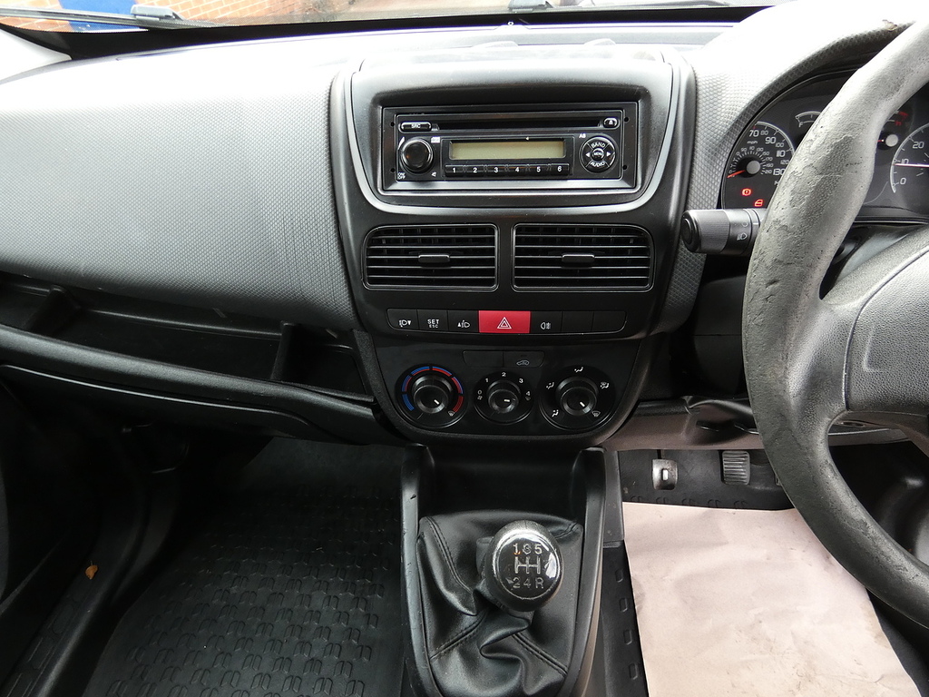 Fiat Doblo Workup Pickup 1.3 Multijet Only 67K U5111 White #4