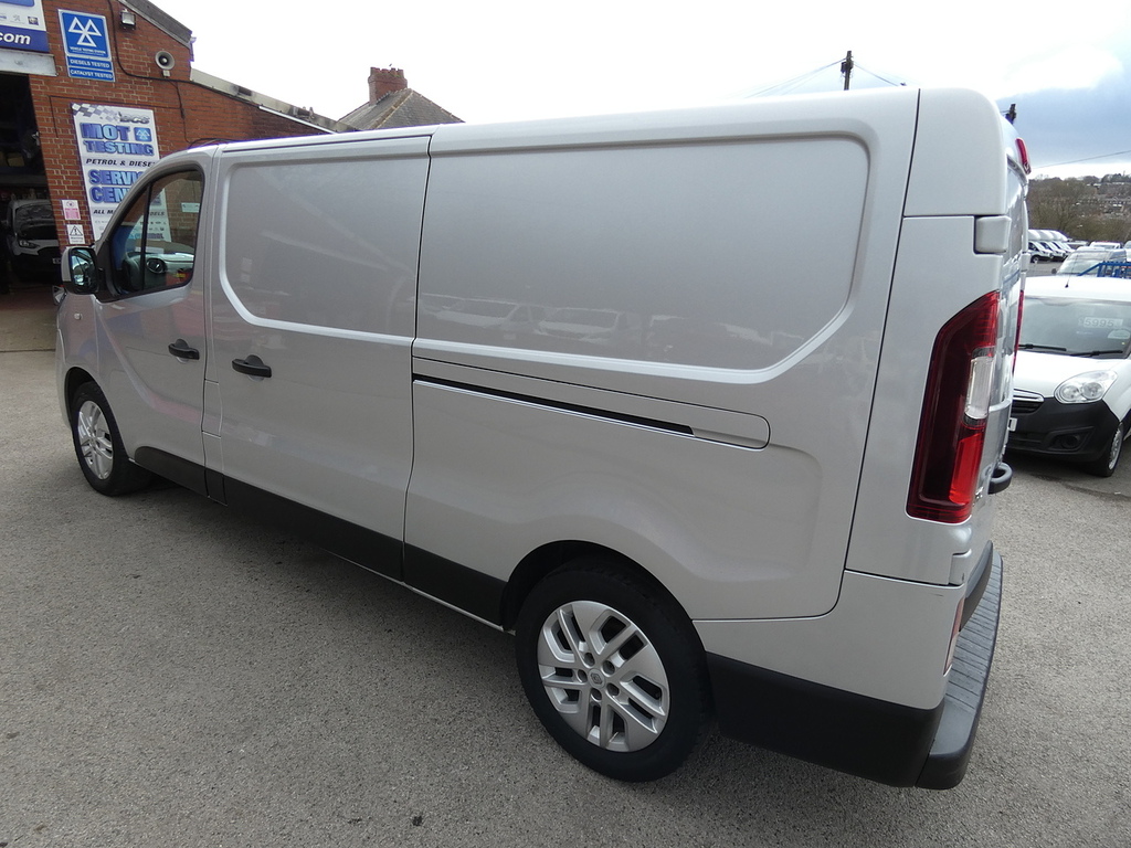 Renault Trafic 1.6Dci Sport Lwb L2 120Ps Stunning Van U5160 Ule MD19FGA Silver #3