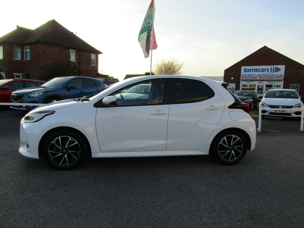Toyota Yaris 1.5 Vvt-h Design E-cvt Euro 6 S S CA72BPX White #2