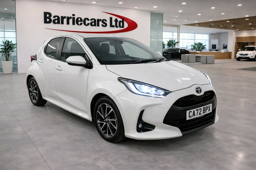 Toyota Yaris 1.5 Vvt-h Design E-cvt Euro 6 S S White