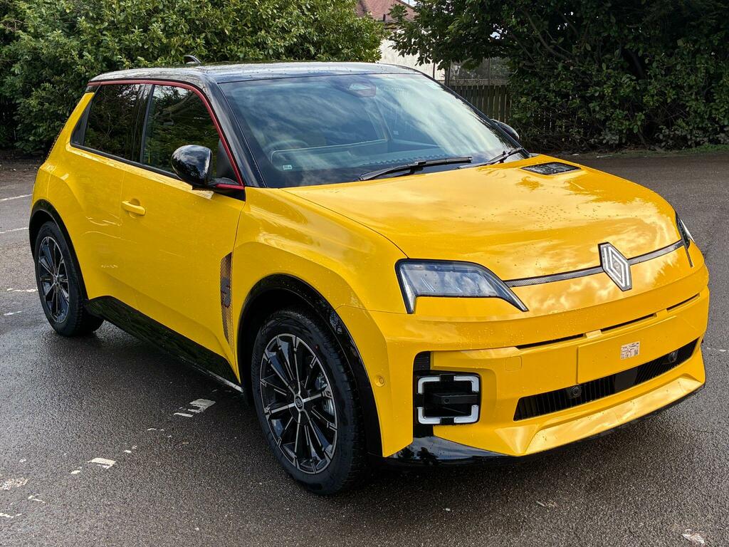 Renault 5 E-Tech Comfort Range 52Kwh Iconic Five Black