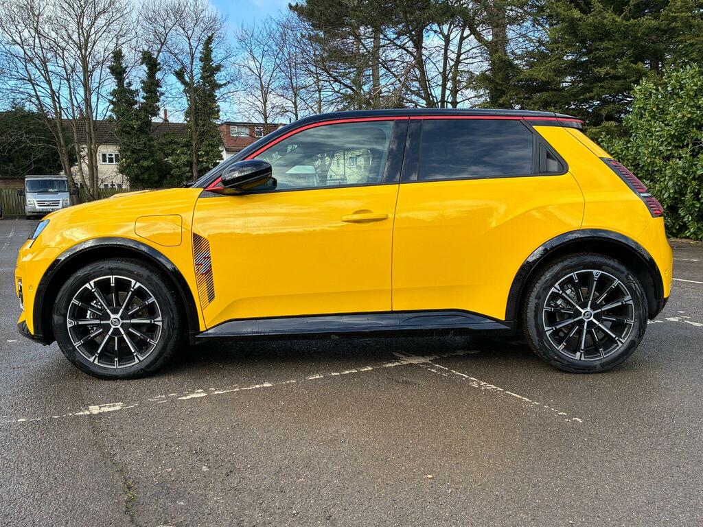 Renault 5 E-Tech Comfort Range 52Kwh Iconic Five  Black #6