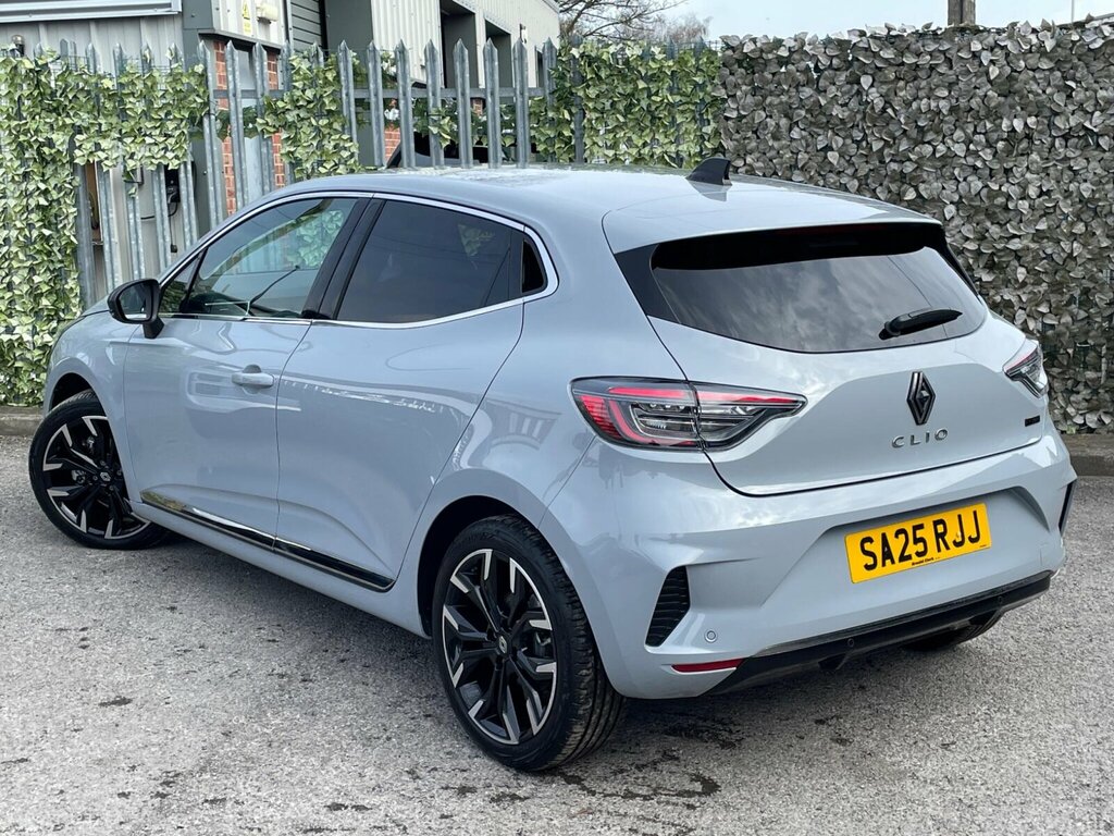 Renault Clio 1.6 E-tech Techno Euro 6 Ss SA25RJJ Grey #3