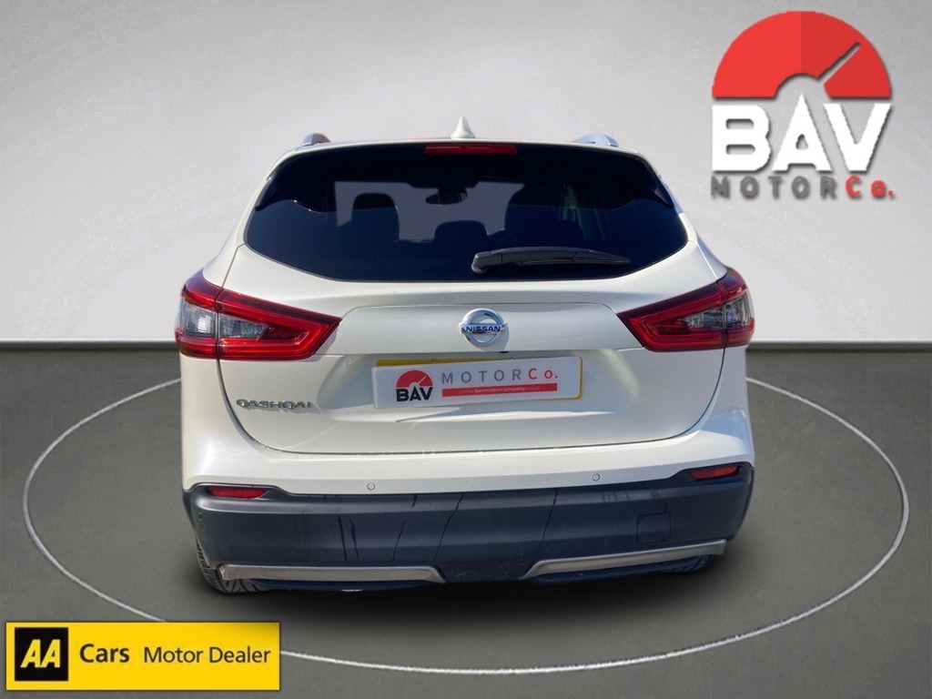 Nissan Qashqai Dig-t N-connecta DN69GBE White #4