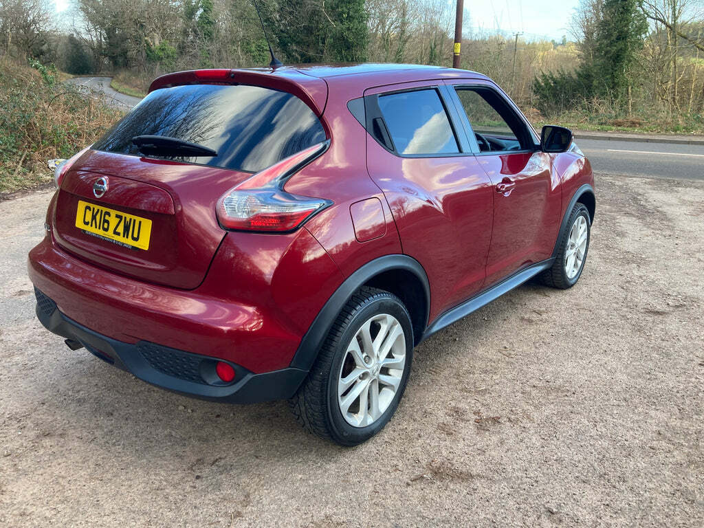 Nissan Juke Nissan Juke 1.2 N-connecta Dig-t Hatchback. CK16ZWU Red #2