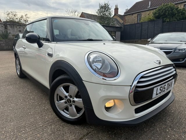 Mini Hatch Cooper Hatchback White