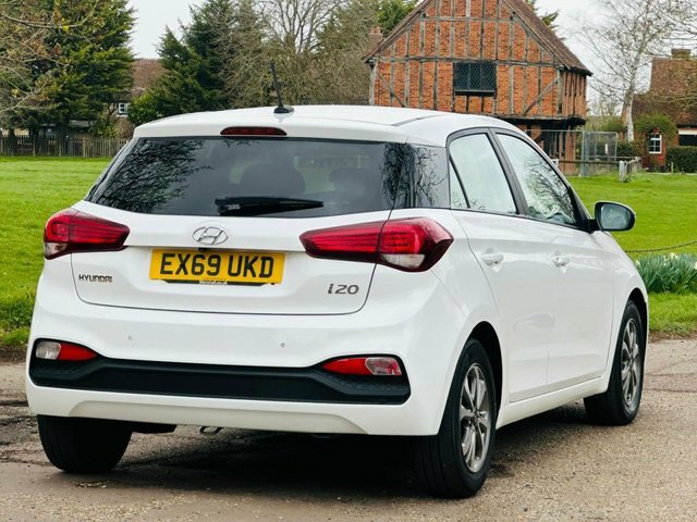 Hyundai I20 1.2 Se Launch Edition Hatchback EX69UKD White #5