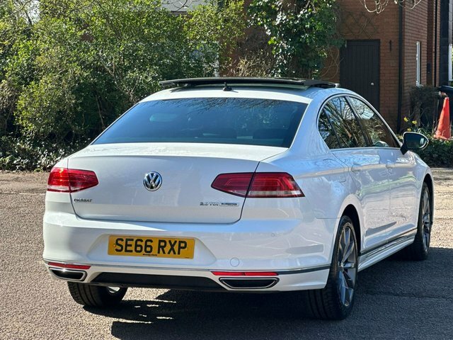 Volkswagen Passat 2.0 Tdi Bluemotion Tech R-line Saloon M SE66RXP White #5