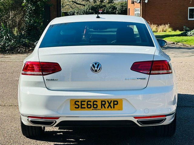 Volkswagen Passat 2.0 Tdi Bluemotion Tech R-line Saloon M SE66RXP White #6