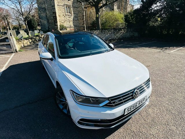 Volkswagen Passat 2.0 Tdi Bluemotion Tech R-line Saloon M SE66RXP White #4