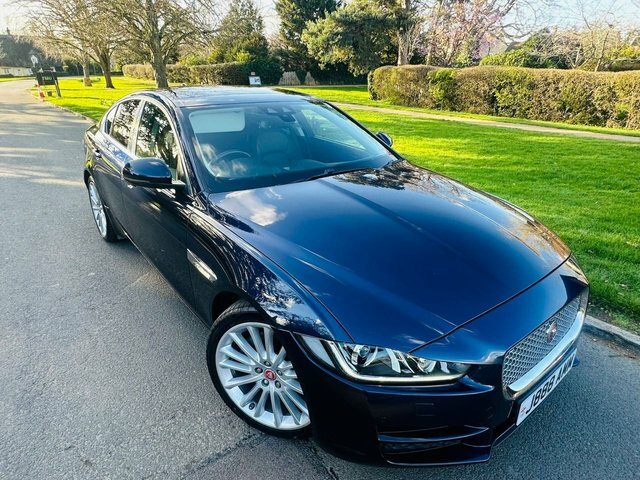 Jaguar XE 2.0D Portfolio Saloon Euro 6 S S Blue #4
