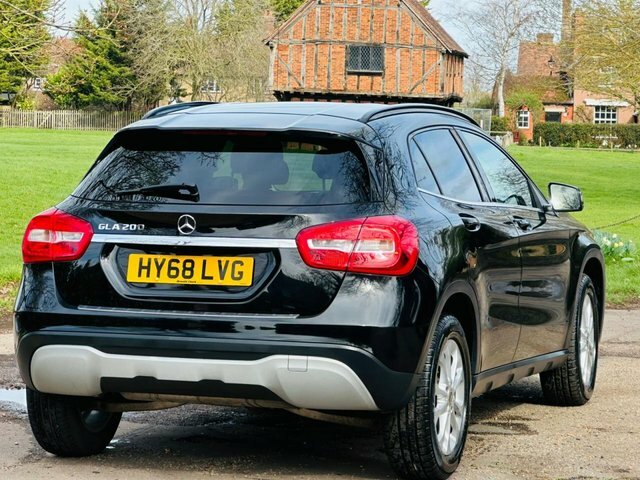 Mercedes-Benz GLA Class 1.6 Gla200 Se Suv Euro 6 S S Black #5