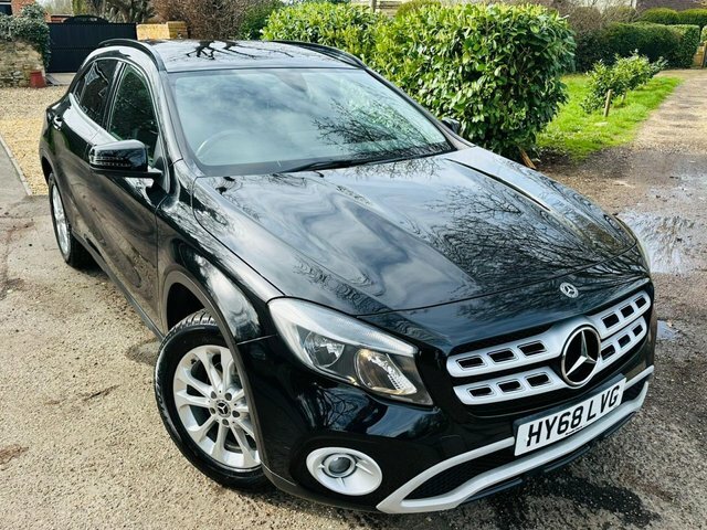 Mercedes-Benz GLA Class 1.6 Gla200 Se Suv Euro 6 S S Black #3