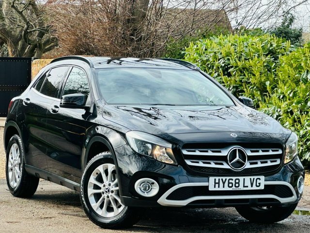 Mercedes-Benz GLA Class 1.6 Gla200 Se Suv Euro 6 S S Black #2
