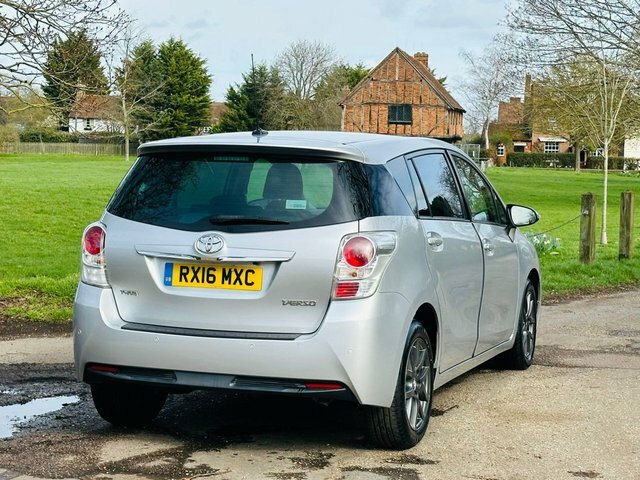 Toyota Verso 1.8 V-matic Trend Mpv Multidrive S Euro Silver #5