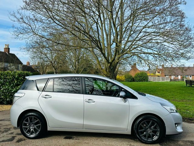Toyota Verso 1.8 V-matic Trend Mpv Multidrive S Euro Silver #4
