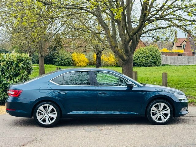 Skoda Superb 2.0 Tdi Se L Executive Hatchback Dsg Au Blue #5
