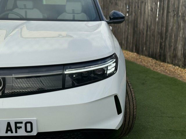 Vauxhall Grandland 73Kwh Gs Suv 213 Ps DV25AFO White #6