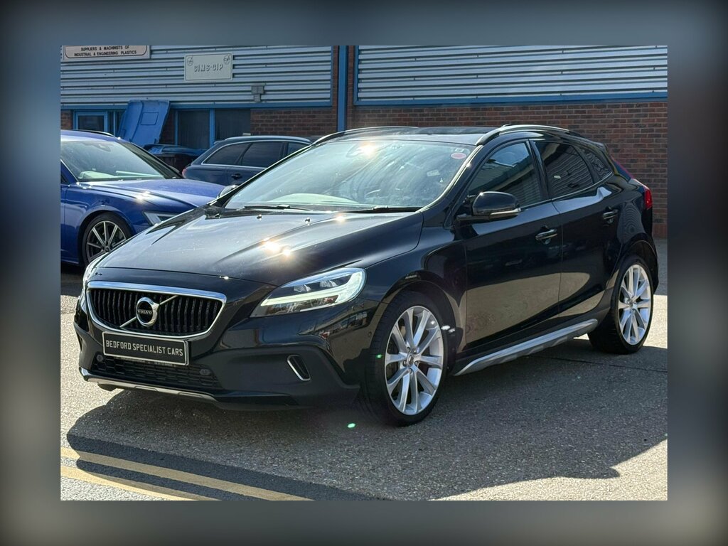 Volvo V40 Cross Country T5 245 Bhp Awd Cross Country Pro Geartronic Black #2