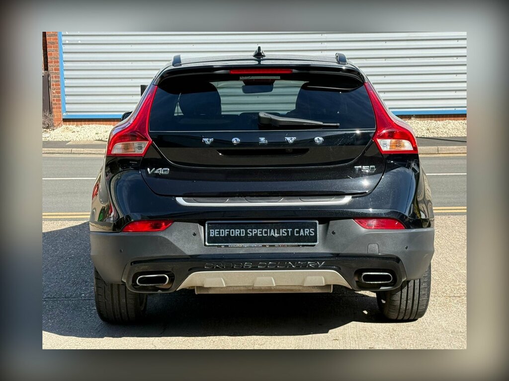 Volvo V40 Cross Country T5 245 Bhp Awd Cross Country Pro Geartronic Black #5